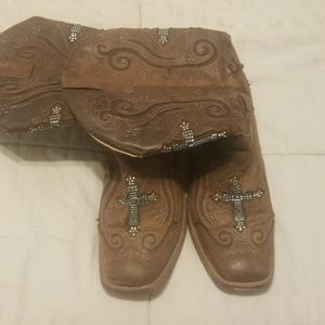 Cross cowboy boots